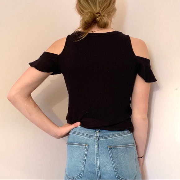 American Eagle Black Tee with Shoulders Cut Out - Picture 4 of 7